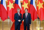 Top Vietnamese legislator holds talks with visiting Czech Senate President